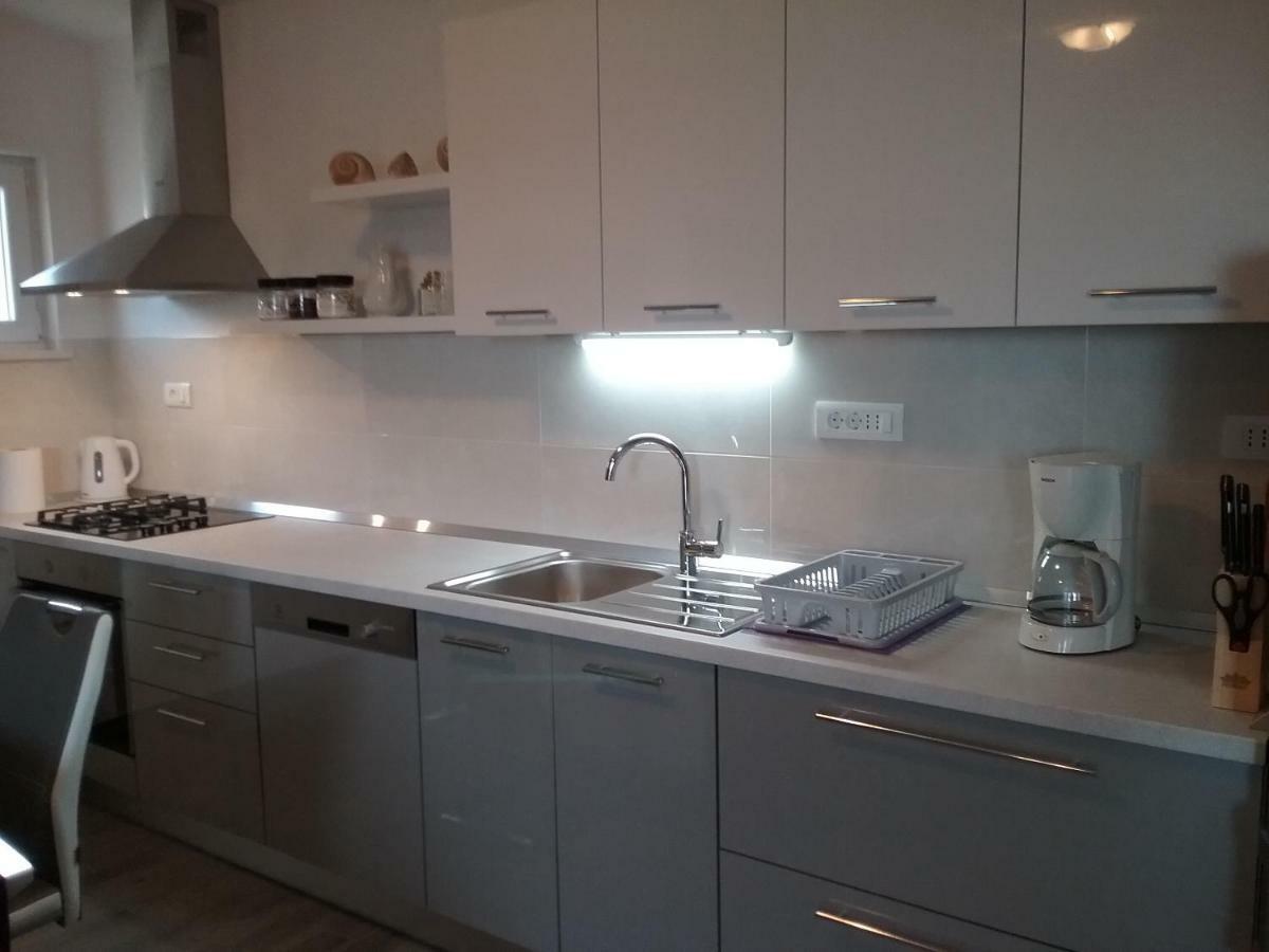 Apartment Willy Komiža Extérieur photo