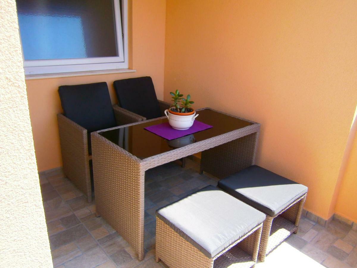 Apartment Willy Komiža Extérieur photo